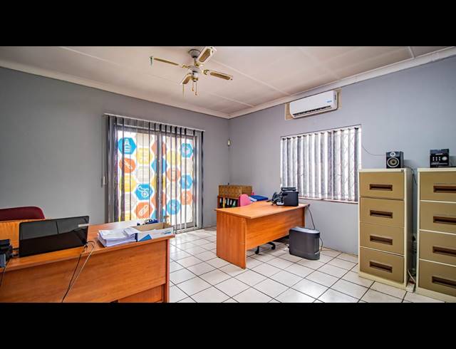 800M² BUILDING FOR SALE IN HERMANSTAD